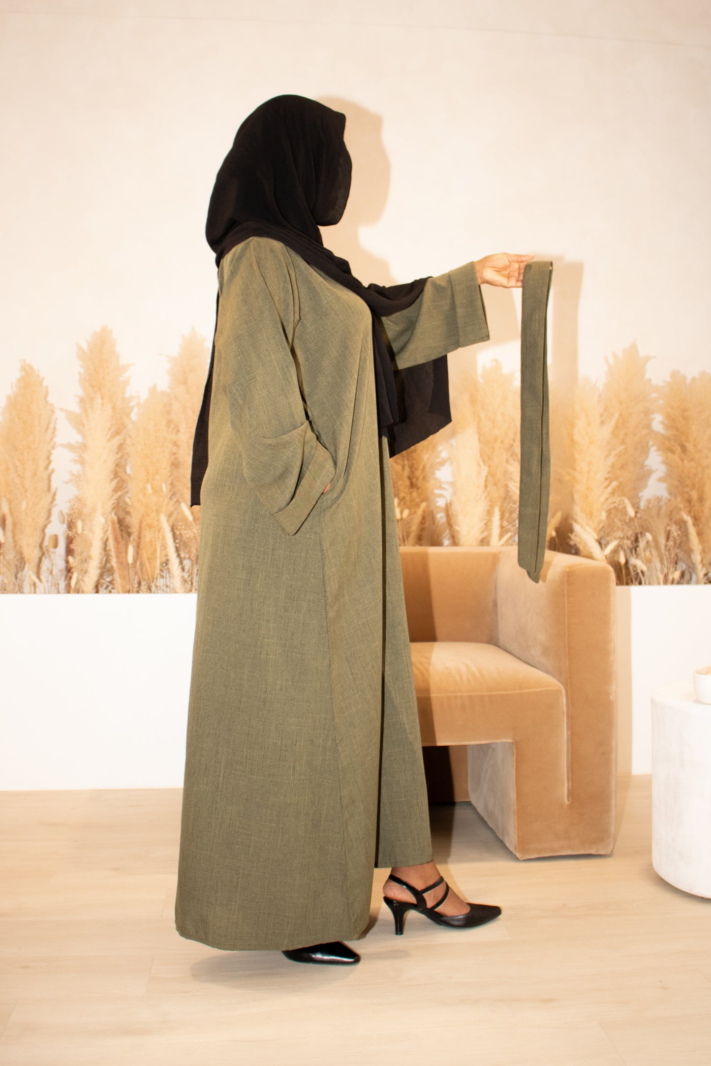 Inaya - Linen Abaya Closed