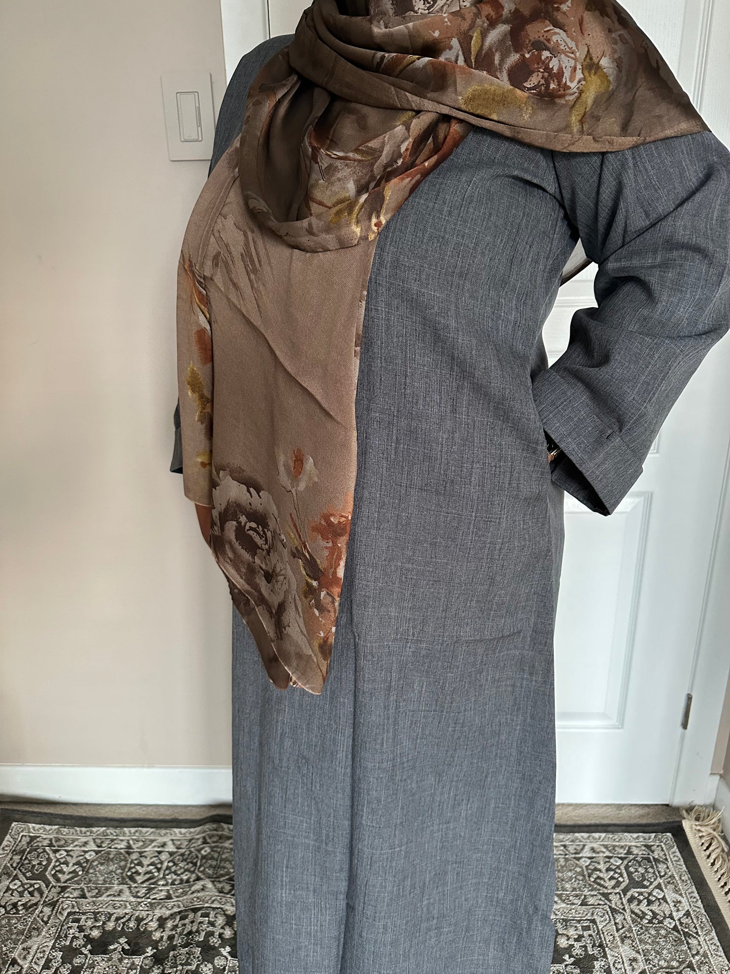 Inaya - Linen Abaya Closed